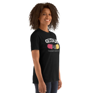 Gaming Medicine T-Shirt, 100% cotton μπλουζάκι με ένα Playstation controller που βγαίνει από μία κάψουλα και την ατάκα 