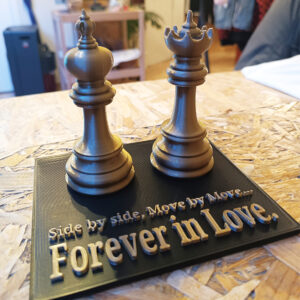King and Queen 3D Printed διακοσμητικό για ζευγάρια. Βασιλιάς και Βασίλισσα στην σκακιέρα της ζωής. Side By Side, Move by Move, Forever in Love.