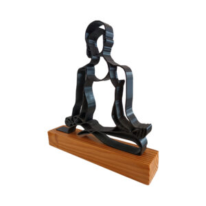 Yoga Pose 3D Printed διακοσμητικό, One Line Art στυλ, για τους λάτρεις της Yoga και του διαλογισμού. Με ξύλινη βάση από πεύκο.