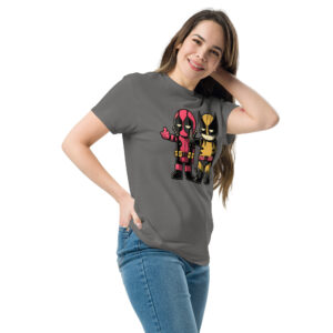 Deadpool and Wolverine T-Shirt, 100% cotton αστείο μπλουζάκι σε ένα cartoon parody από τους δύο χαρακτήρες της Marvel.