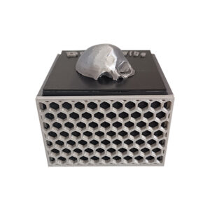 Dead Inside Skull Box, 3D Printed κουτί αποθήκευσης με νεκροκεφαλή και την ατάκα Dead Inside. Με honeycomb pattern πλέγμα ξεφεύγει από το 