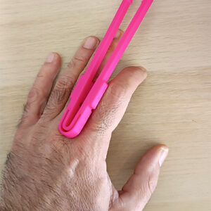 Chopsticks για Gaming, 3D Printed γκατζετάκι για να μπορείς να τσιμπάς κάτι για φαγητό χωρίς να λερώνεις τα χέρια σου και χωρίς να χρειάζεται να σταματήσεις να παίζεις ή να πληκτρολογείς.