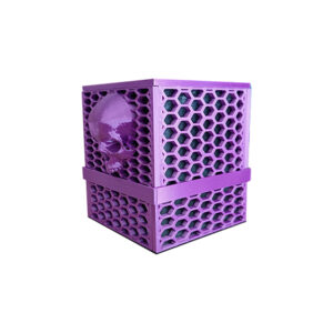Trading Cards Box Κουτί, 3D Printed κουτί αποθήκευσης με Skulls και Honeycomb Pattern πλέγμα. Κατασκευασμένο σε διαστάσεις που να χωράει trading cards με τα sleeves τους.
