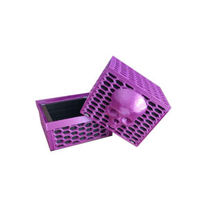Trading Cards Box Κουτί, 3D Printed κουτί αποθήκευσης με Skulls και Honeycomb Pattern πλέγμα. Κατασκευασμένο σε διαστάσεις που να χωράει trading cards με τα sleeves τους.