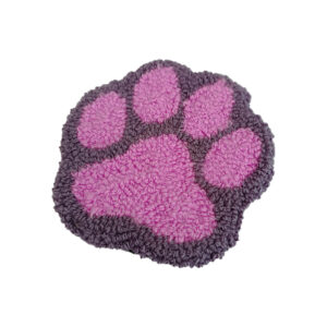 Dog Paw Σουβέρ χειροποίητο, κεντημένο στο χέρι με την τεχνική του punch needle σε σχήμα πατούσας σκύλου.