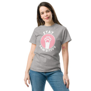 Stay Pawsitive T-Shirt, 100% cotton μπλουζάκι με παράφραση του Stay Positive και μια cute πατούσα γάτας.