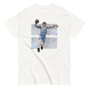 Συνδύασε τέχνη και αθλητισμό με το Adam’s Slam Dunk T-Shirt! Ένα μοναδικό μπλουζάκι από 100% βαμβάκι που παρουσιάζει τον Αδάμ από την “Δημιουργία του Αδάμ” του Michelangelo… σε μια πιο μοντέρνα εκδοχή, να καρφώνει στο μπάσκετ!