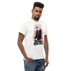 Φόρεσε χιούμορ και μουσική αναφορά με το Squid Vicious T-Shirt! Ένα αστείο και μοναδικό μπλουζάκι από 100% βαμβάκι, που παρουσιάζει τον αγαπημένο Καλαμάρη σε ρόλο… Sid Vicious των Sex Pistols. Μια επική music parody για fans της punk κουλτούρας και των παιχνιδιάρικων σχεδίων.